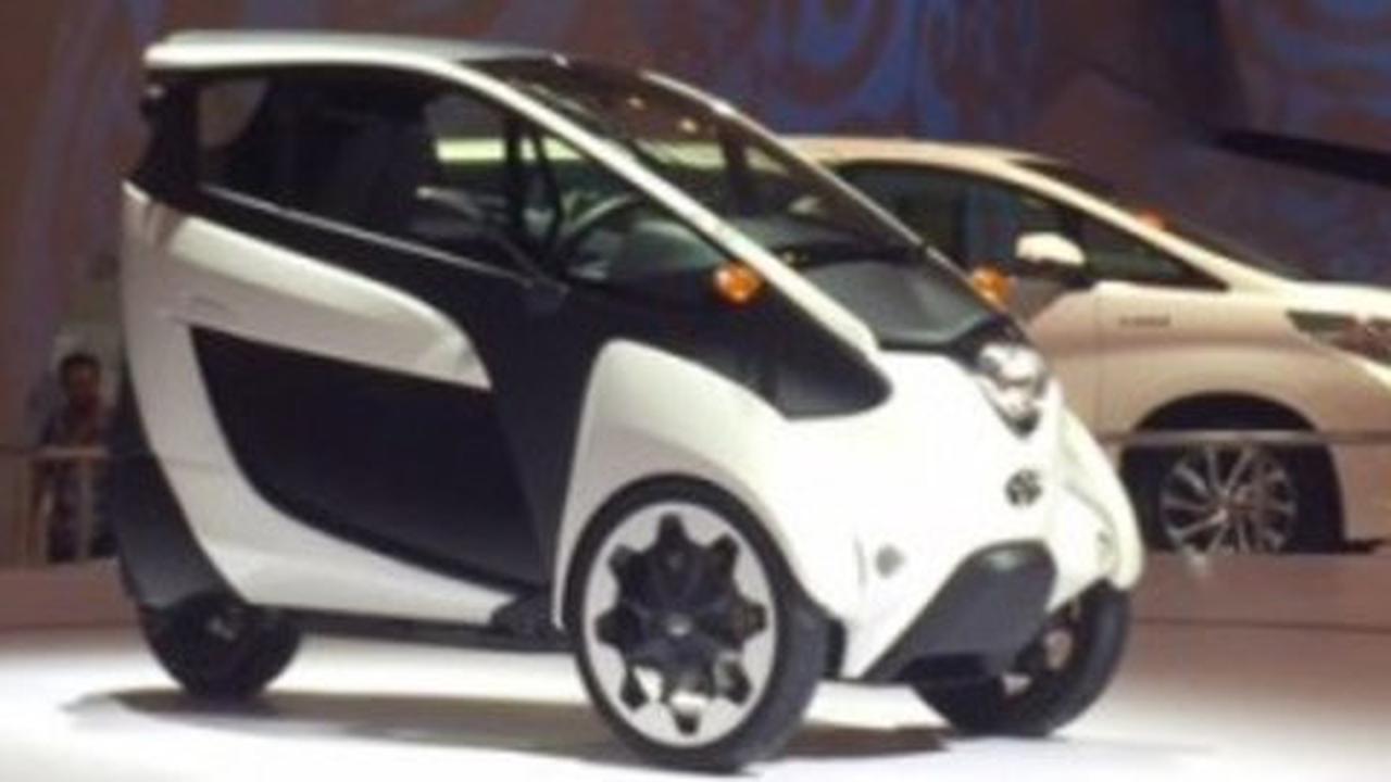 Toyota pamer i-Road di GIIAS 2015, mobil listrik masa depan