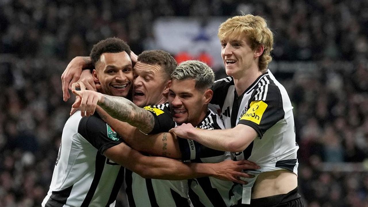 Alan Shearer Kirim Pesan 'Nakal' ke MU Usai Newcastle Dapat Tiket UCL