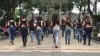 Simak video sekumpulan wanita asal Mexico bergoyang Kizomba, goyang bokong yang menggoda. Sumber: Brightside.me.