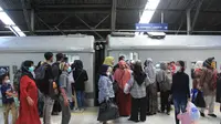 Calon penumpang kereta api di Stasiun Bandung, Senin, 24 April 2023. (sumber foto: Humas PT KAI Daop 2 Bandung)