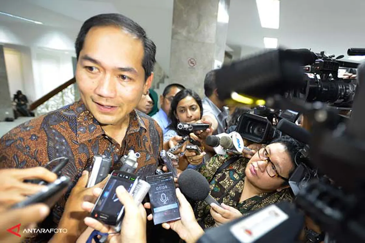 mendag-luthfi-baru-140212b.jpg