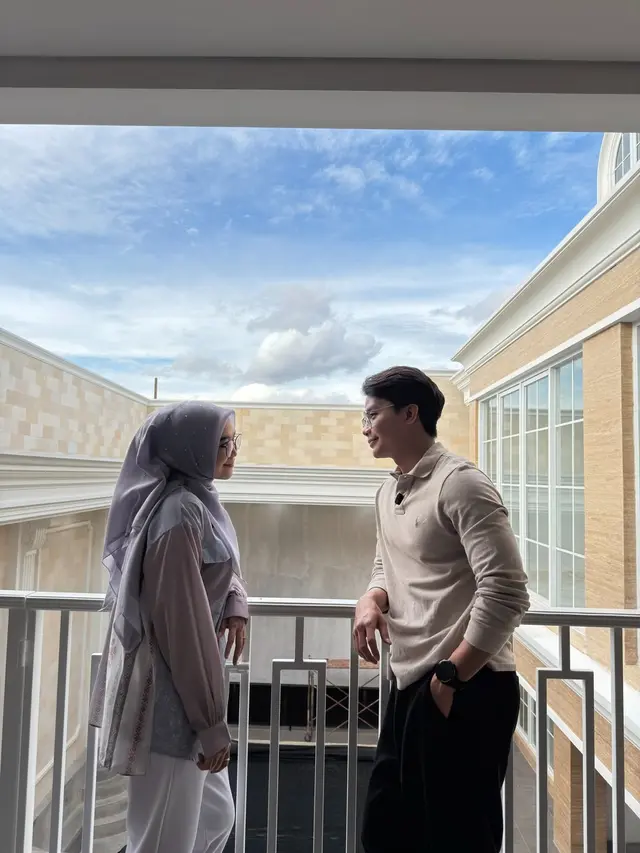 Mikhail Iman dan Ria Ricis (Foto: Instagram @mikha)