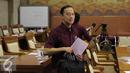 Eksperesi Menteri Perdagangan Thomas Lembong usai mengikuti raker dengan Komisi VI DPR, Jakarta, Kamis (4/2). Raker ditundah karena raker dengan Komisi VI DPR, Jakarta, Kamis (4/2). (Liputan6.com/Angga Yuniar)