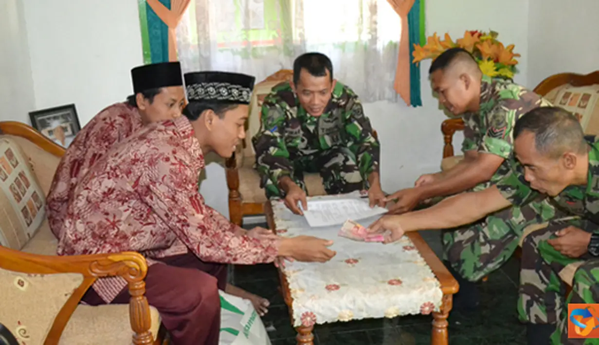 Citizen6, Gresik: Zakat Fitrah anggota Menbanpur-1 Mar tahun 1433 H/2012 M ini diserahkan kepada yayasan guna disalurkan kepada yatim piatu dan kaum dhu ' afa. (Pengirim: Budi Abdillah)