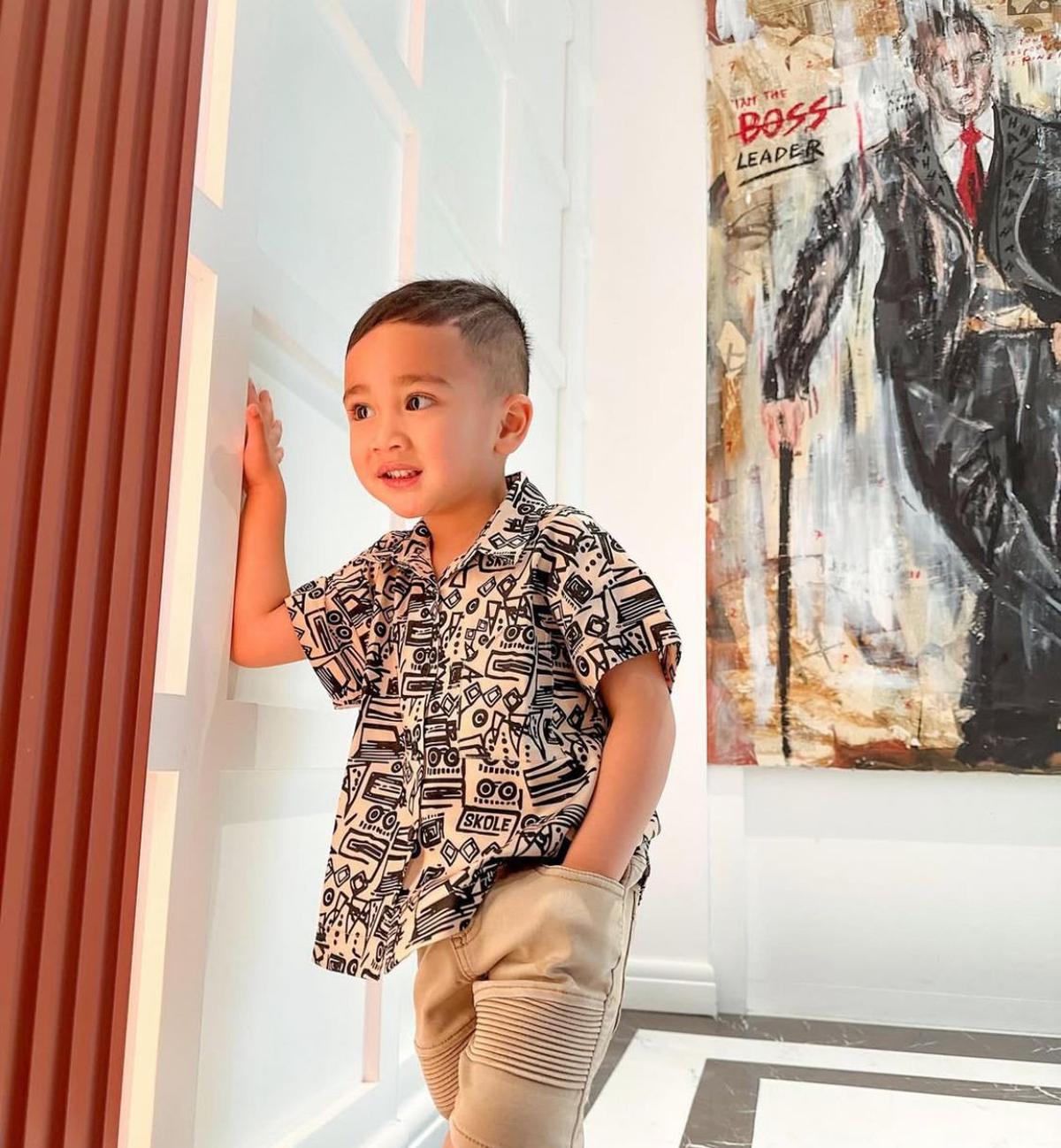Rayyanza Berpose ala Raffi Ahmad, Tingkahnya Banjir Komentar Netizen