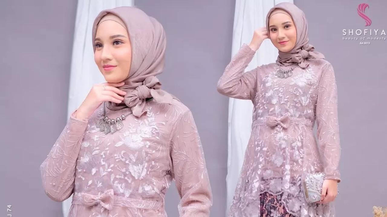 Ilustrasi Kebaya Modern Brokat