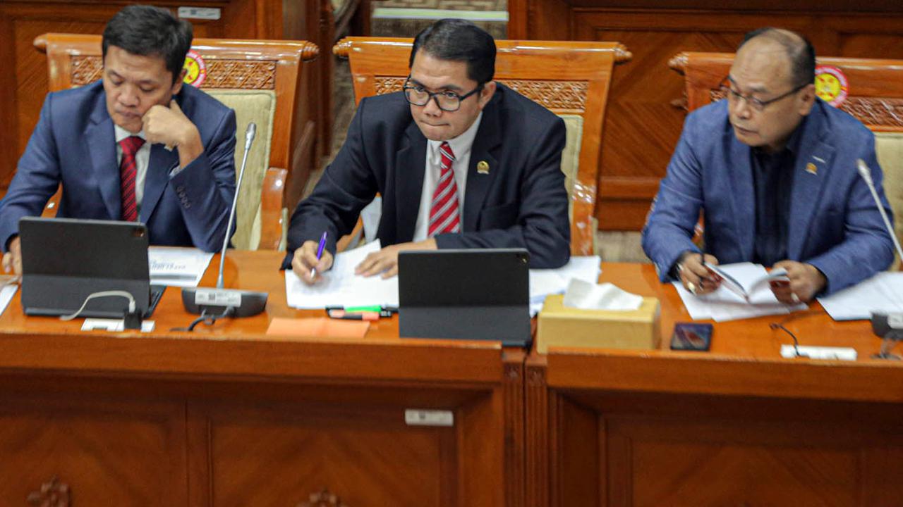 VIDEO: Arteria PDIP Telak Sindir Presiden Harus Tunduk MK Walau Sebulan Lagi Lengser