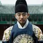 Film yang diadaptasi dari kisah kelam di era Joseon, The Throne berhasil membawa pulang piala di penghargaan perilman di Korea Selatan.