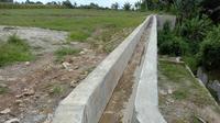 Perbaikan Talang Irigasi di Kabupaten Simalungun, Desa Nagori Negeri Dolok dikerjakan secara bersama oleh P3A Harapan Tani.
