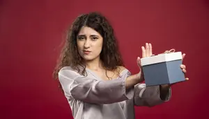 7 Cara Menolak Pemberian Orang dengan Halus Tanpa Menyinggung Perasaan