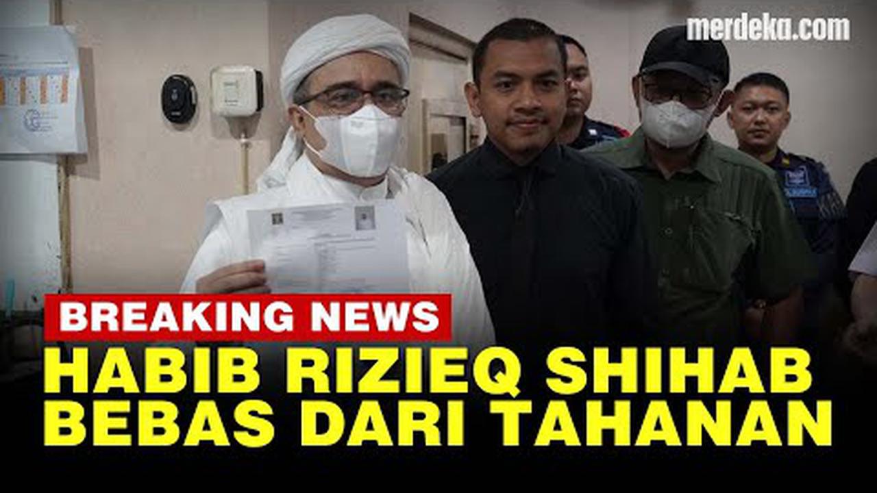 VIDEO: Habib Rizieq Shihab Bebas, Disambut Keluarga dengan Salawat di Petamburan