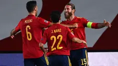Timnas Spanyol perlahan telah ditinggalkan para pemain seniornya yang telah mengoleksi banyak caps bagi Tim Matador. Hal ini berimbas kepada peluang mereka di Piala Dunia 2022 Qatar. Dari 5 pengoleksi caps terbanyak yang masih aktif bermain di level klub, Timnas Spanyol kemungkinan hanya akan diperkuat oleh dua, atau bahkan satu pemain saja dari kelima pemain dalam daftar berikut. (AFP/Gabriel Bouys)