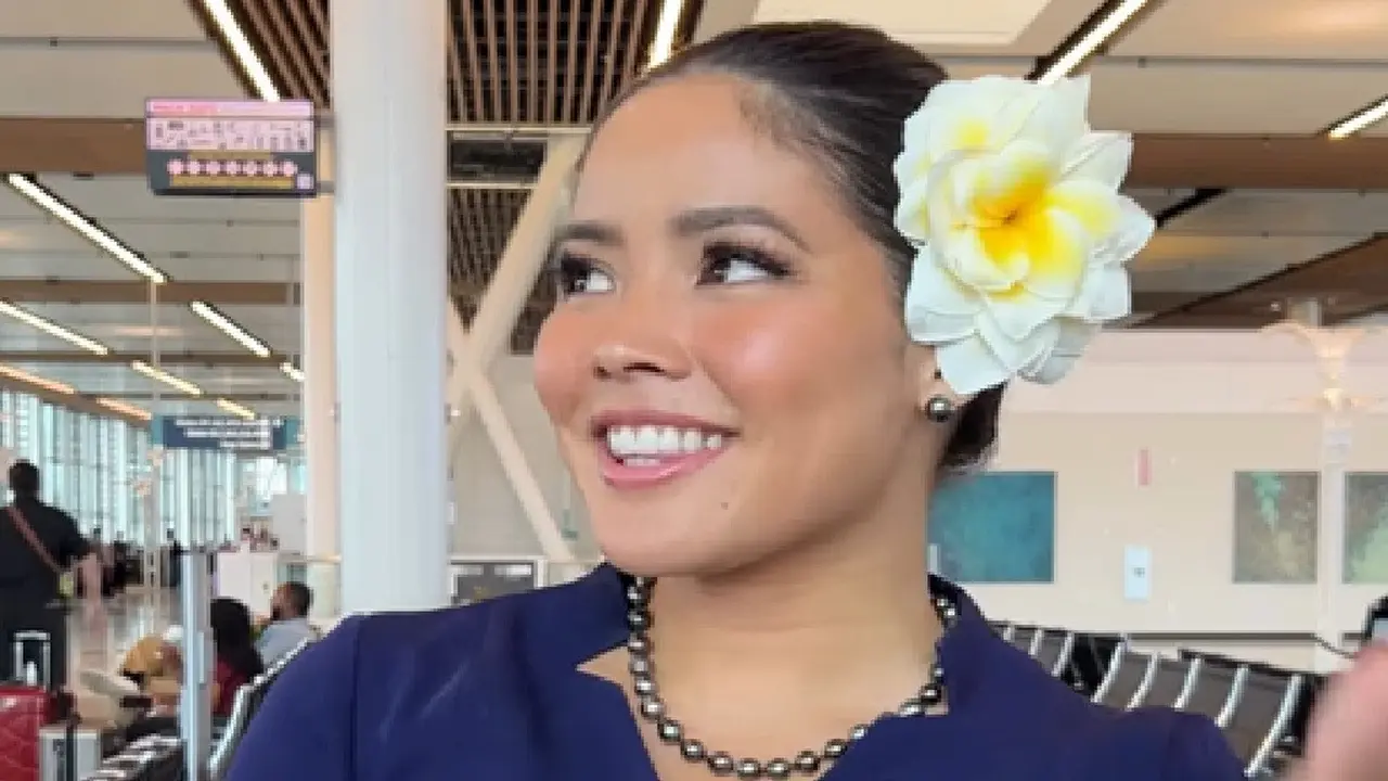 Pramugari Hawaiian Airlines Kecewa Tak Lagi Pakai Bunga Saat Bertugas di Rute Internasional