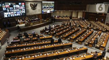 FOTO: Diwarnai Aksi Walk Out, DPR Sahkan RUU Omnibus Law Cipta Kerja Jadi Undang-Undang