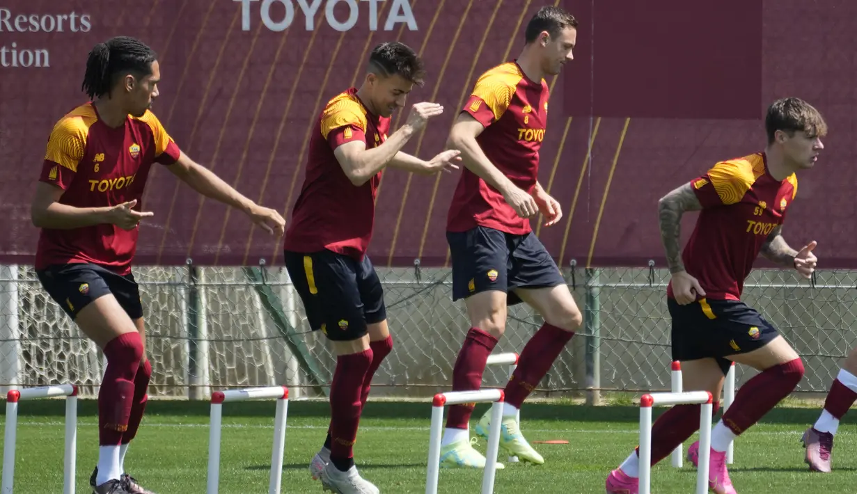 <p>Jadwal laga puncak Sevilla vs AS Roma tersebut akan digelar di stadion mewah Puskas Arena Budapest, Hungaria, Rabu depan, 31 Mei 2023. (AP Photo/Andrew Medichini)</p>