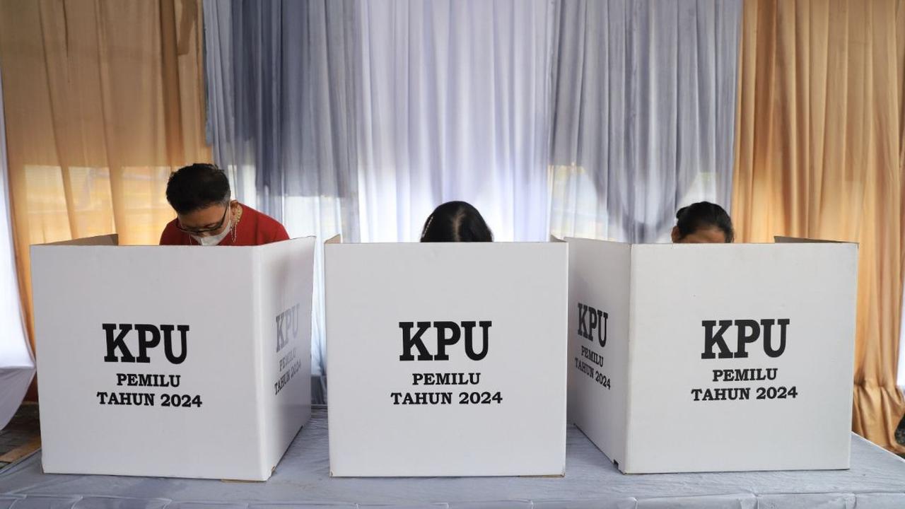 Setelah ada intimidasi itu maka pengamanan pun diperketat. Bahkan saksi juga turut membantu supaya jangan sampai penyelenggara yang sudah bekerja sesuai ada intimidasi-intimidasi.