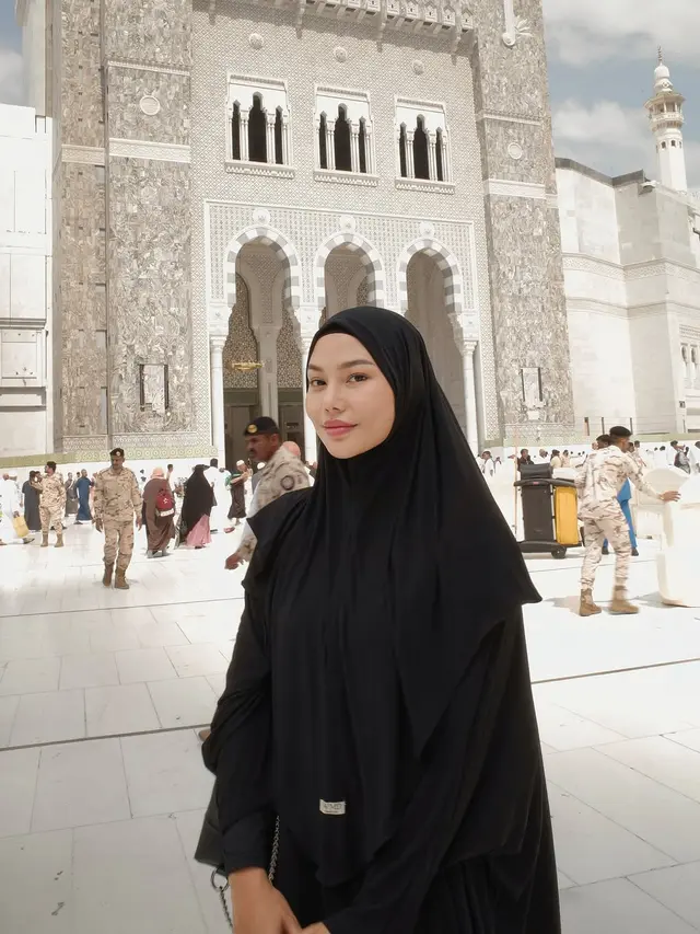 Potret 10 Artis Umrah di Awal Ramadhan 2025, Jalani Puasa Pertama di Makkah