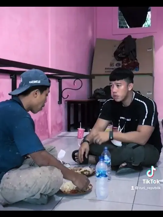 Ruri Repvblik (Instagram/ruri_repvblik)