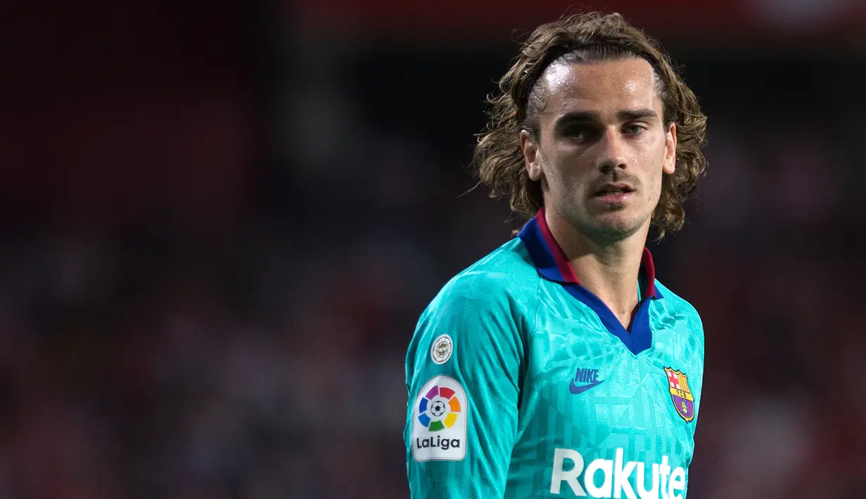 Penyerang Barcelona, Antoine Griezmann terlihat pada laga pekan kelima La Liga melawan Granada di Stadion Nuevo Los Cármenes, Sabtu(21/9/2019). Barcelona secara mengejutkan tumbang dalam lawatannya ke markas tim promosi, Granada 0-2. (JORGE GUERRERO/AFP)