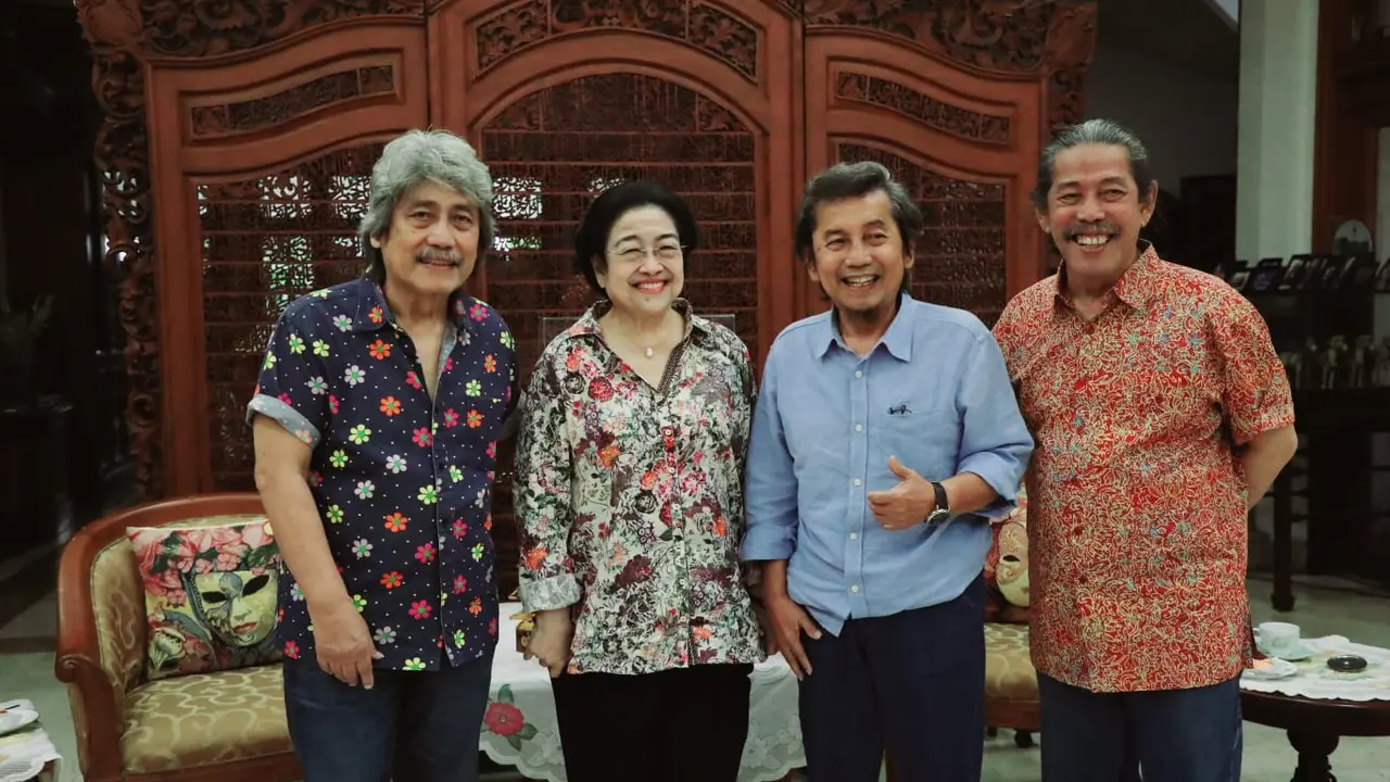 Ketua Umum (Ketum) PDIP Megawati Soekarnoputri menerima Bimbo di kediaman Teuku Umar, Menteng, Jakarta Pusat.