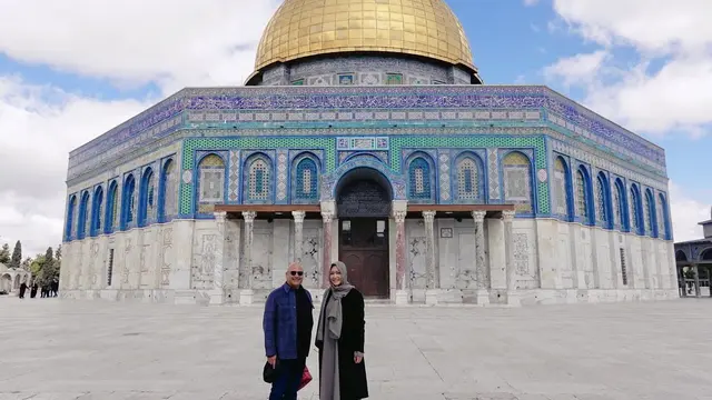 Kunjungi Masjid Al Aqsa, Ini 7 Potret Maia Estianty Liburan Ke Yerusalem