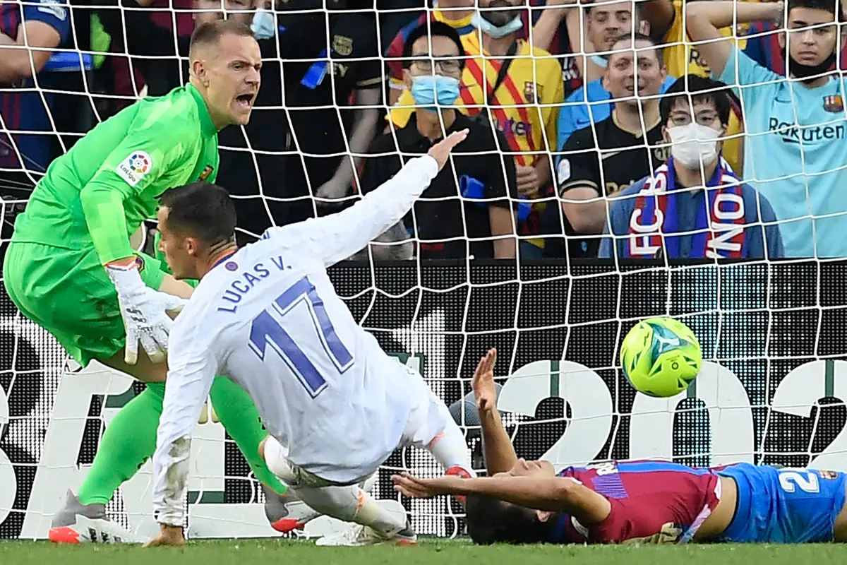 Foto: Dua Debutan Cetak Gol, Laga El Clasico Jilid Satu Musim 2021 / 2022 Jadi Milik Real Madrid usai Bungkam Barcelona 2-1