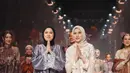 Jihan Malik, Owner Heaven Lights, menyampaikan, SERUNI adalah tentang bagaimana kami mengangkat dan merayakan warisan budaya dalam desain yang elegan. “Kami ingin setiap perempuan merasakan keindahan yang tidak hanya terlihat, tetapi juga bermakna,” katanya.