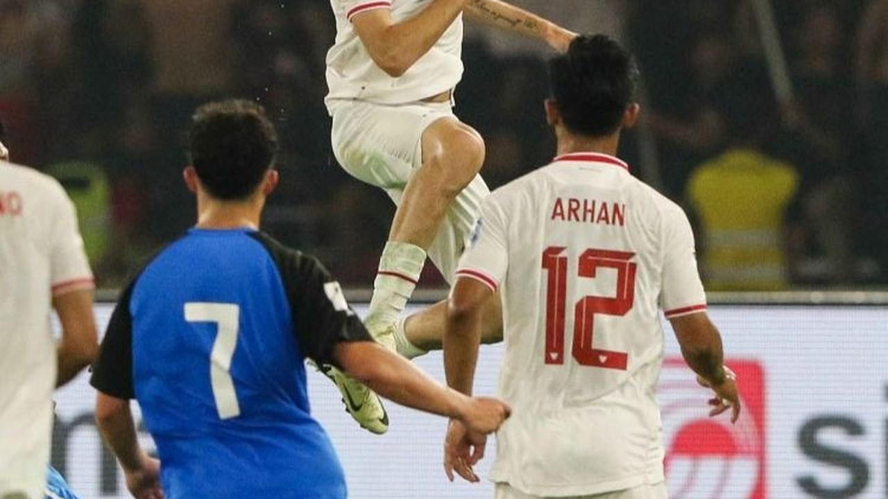 Gol-gol kemenangan Indonesia berhasil dicetak oleh Thom Haye di babak pertama dan Rizky Ridho di babak kedua. Foto: Liputan6.com / Herman Zakharia<br>