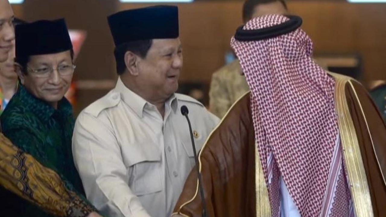 Prabowo Perintahkan Kepala Badan Haji dan Menag Turunkan lagi Biaya Haji: Lebih Murah dari Malaysia!