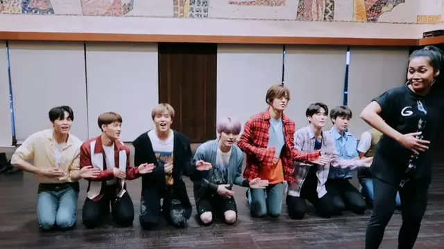 NCT 127 Belajar Tari Saman (YouTube /  채널 NCT DAILY)
