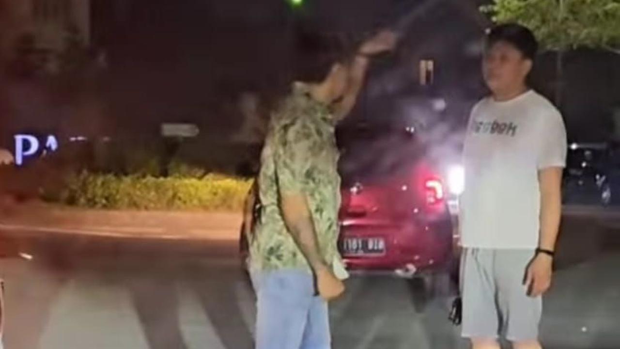 Aksi Rudy 'The Golden Boy' viral di media sosial setelah melumpuhkan atau takedown seorang pemobil.