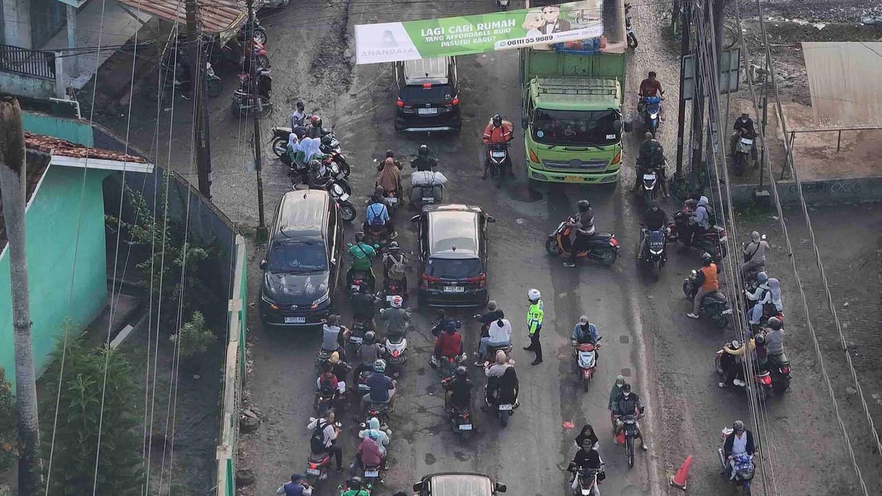 FOTO: Horor Macet Setiap Pagi di Parung Panjang