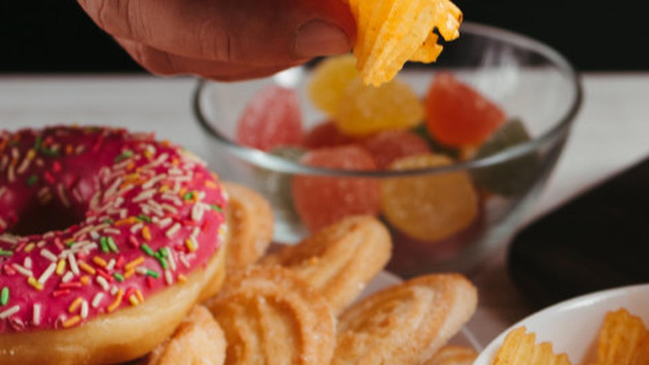 Mengenal Emotional Eater dan Dampaknya, Ketika Makanan jadi Pelarian Stres