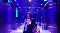 Kenapa selalu ada kaca di dalam lift?. (dok. Instagram @namstella/https://www.instagram.com/p/Bc_kMOyFjzR/Henry