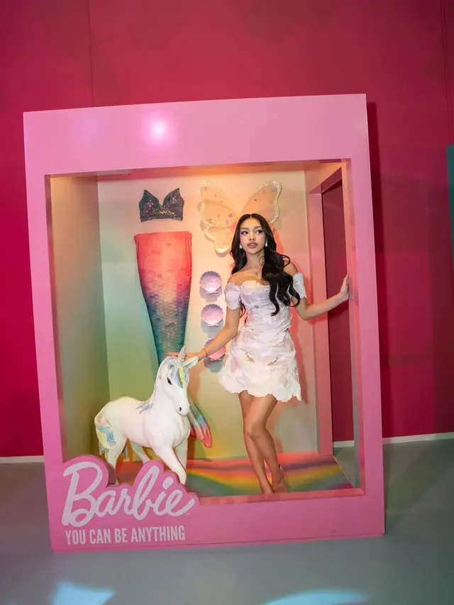 Naura Ayu Menjelma Bak Barbie Versi Nyata, Tampil Anggun dengan Gaun Kelopak Bunga