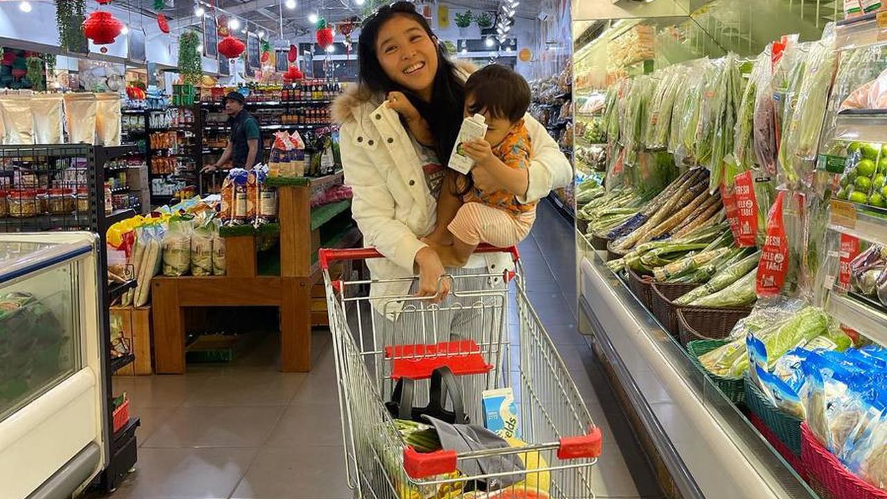 Belanja di Supermarket
