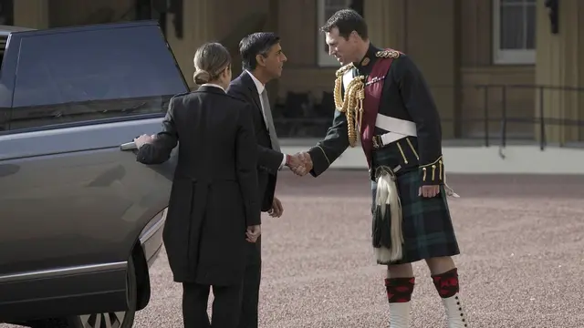Gantikan Liz Truss, Rishi Sunak Resmi Jabat PM Inggris Termuda