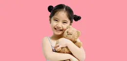 Orangtua dapat membantu anak agar tidak merasa cemburu dengan kehadiran adik kecilnya. (Foto/dok: Freepik/studioredcup)