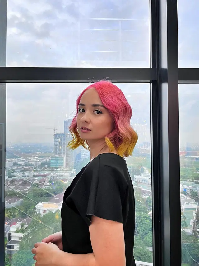 Warnai Rambut Lebih Cerah, Ini 6 Potret Joanna Alexandra yang Makin Fresh