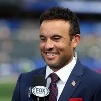 Rambut Baru Landon Donovan di Piala Dunia 2026 Bikin Kaget, Tiba-tiba Enggak Botak Lagi!