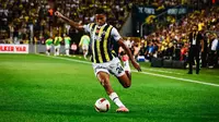 Jayden Oosterwolde saat ini bermain untuk Fenerbahce (Instagram/jaydenoosterwolde)