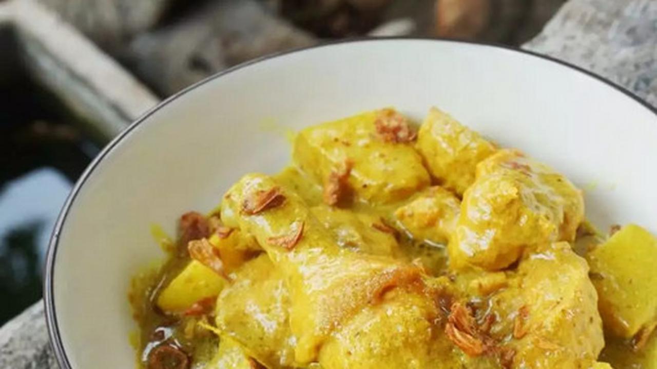 4. Opor Ayam & Kentang<br>