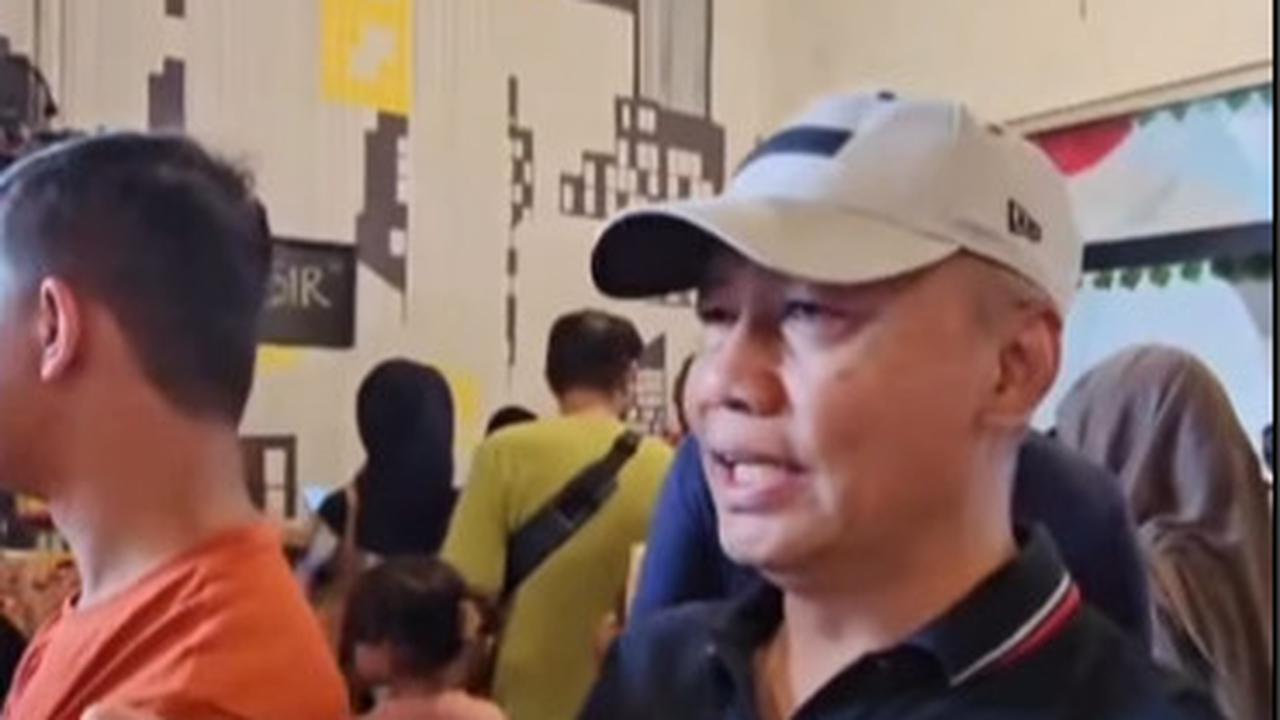 Momen Jenderal Polisi Rela Antre Panjang Demi Cicipi Kuliner Khas Semarang