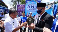 Bupati Garut Rudy Gunawan menyambut kunjungan safari ramadan Ketua Umum Partai Demokrat Agus Harimurti Yudhoyono (AHY) di Garut. (Liputan6.com/Jayadi Supriadin)