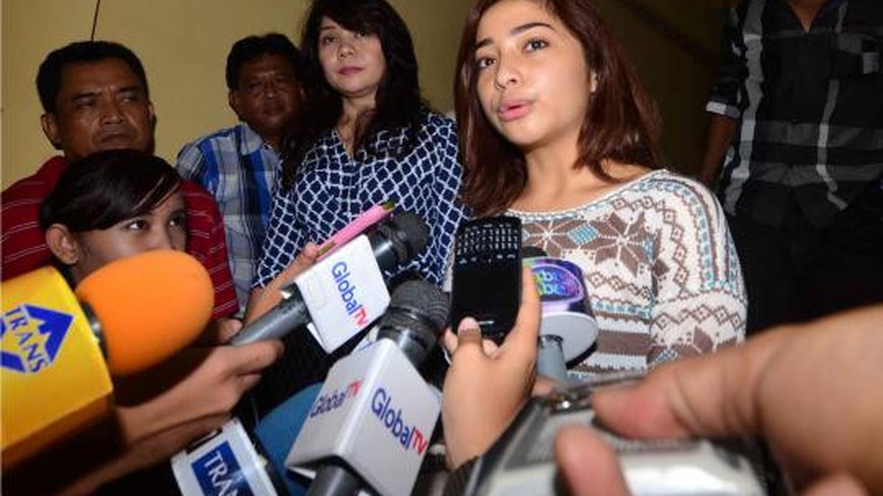 Nikita Willy jenguk Diego di Polsek Tanah Abang
