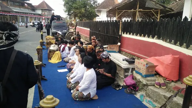Tolak Eksekusi Cagar Budaya, Kaum Sunda Wiwitan Tidur di Jalan