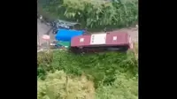 Kecelakaan Bus di Kawasan Wisata Guci, Tegal, Jawa Tengah. (Dok. Tangkapan Layar Twitter)
