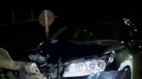 Mobil menabrak 4 sepeda motor di fly over Jalan Daan Mogot, hingga seorang pengusaha lilin besar meraup omzet 3 kali lipat jelang Imlek.