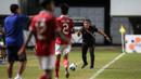 Pelatih kepala Timnas Indonesia U-16, Bima Sakti saat laga semifinal Piala AFF U-16 2022 antara Indonesia U-16 melawan Myanmar U-16 di Stadion Maguwoharjo, Sleman, Rabu (10/8/2022) malam WIB. (Bola.com/Bagaskara Lazuardi)