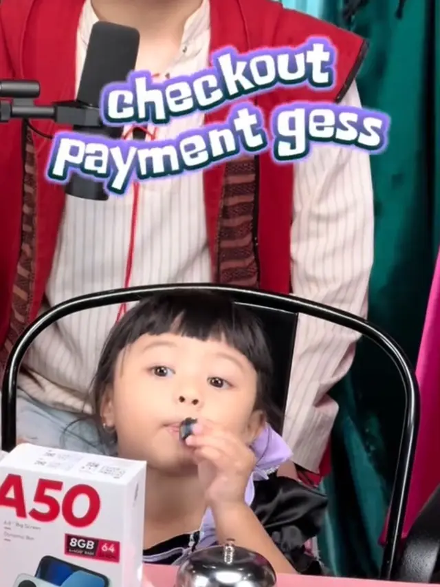 Keseruan Live 12.12 Aurel bersama Keluarga (TikTok/@aureliehermansyahatta)